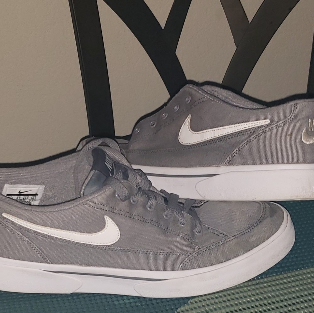 Men's Nike size 10.5